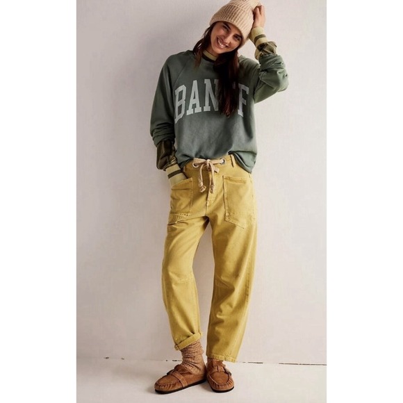 Free People Denim - Free People RARE Yellow Distressed Citron Moxie Barrel Jeans size 29 NWOT